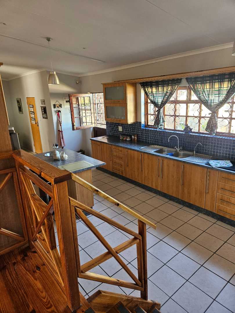 5 Bedroom Property for Sale in Fairbridge Heights Eastern Cape